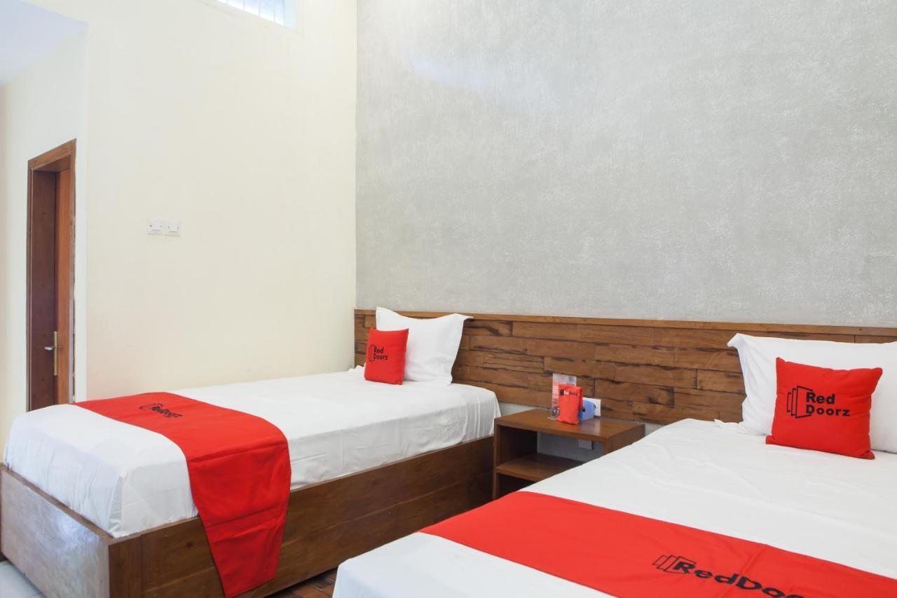 ホテル Reddoorz Near Baluran National Park Pandean エクステリア 写真